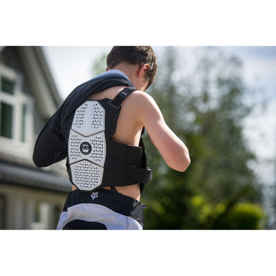 Atlas Youth Charger Roost Deflector with Shoulders White#A1040-00-000