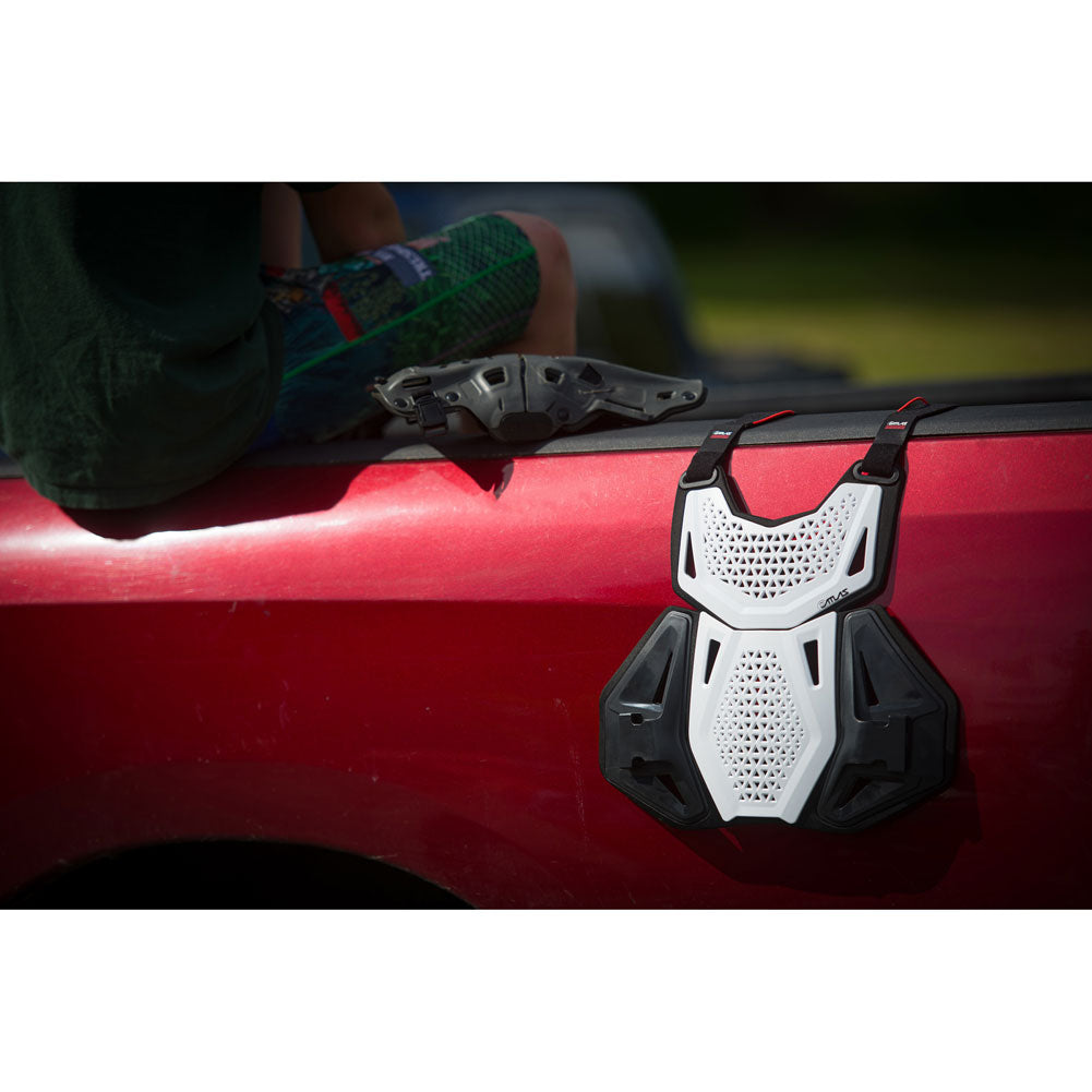 Atlas Youth Charger Roost Deflector Black#A1030-01-000